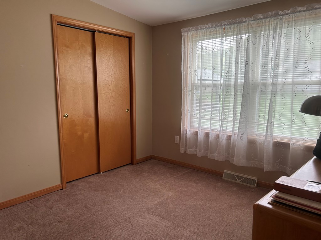 8 W Locust Street