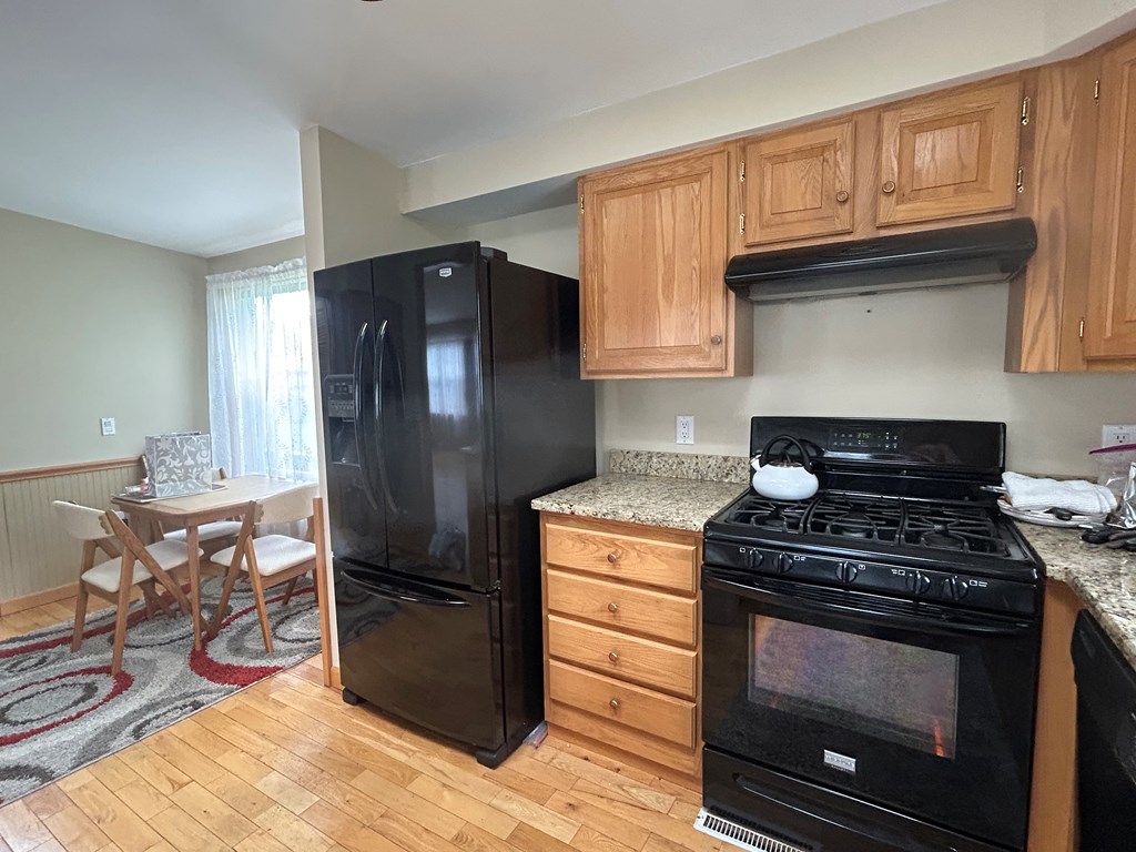 8 W Locust Street