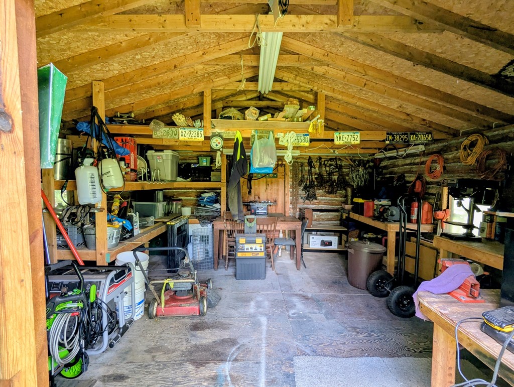 235 Ice Mine Rd