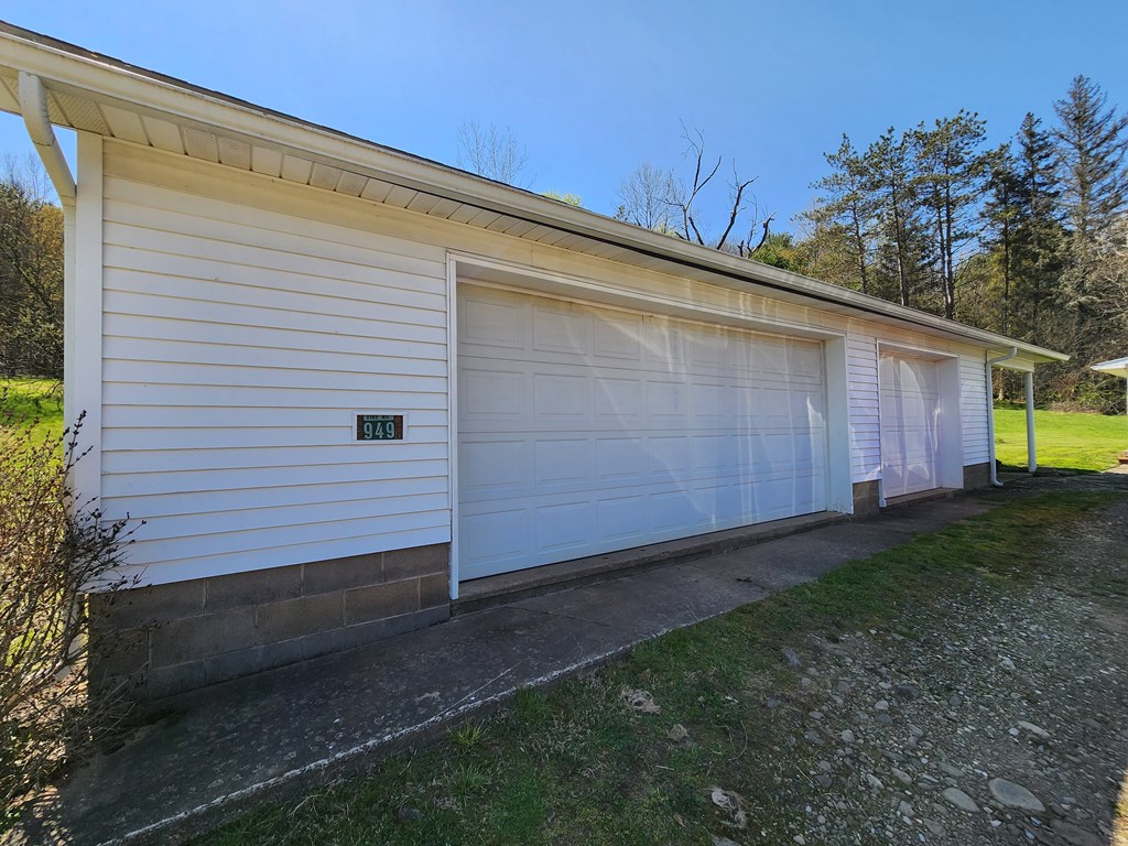 949 Streeterbrook Rd