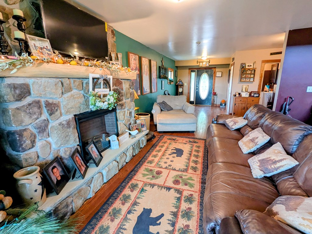 127 Gee Hill Road