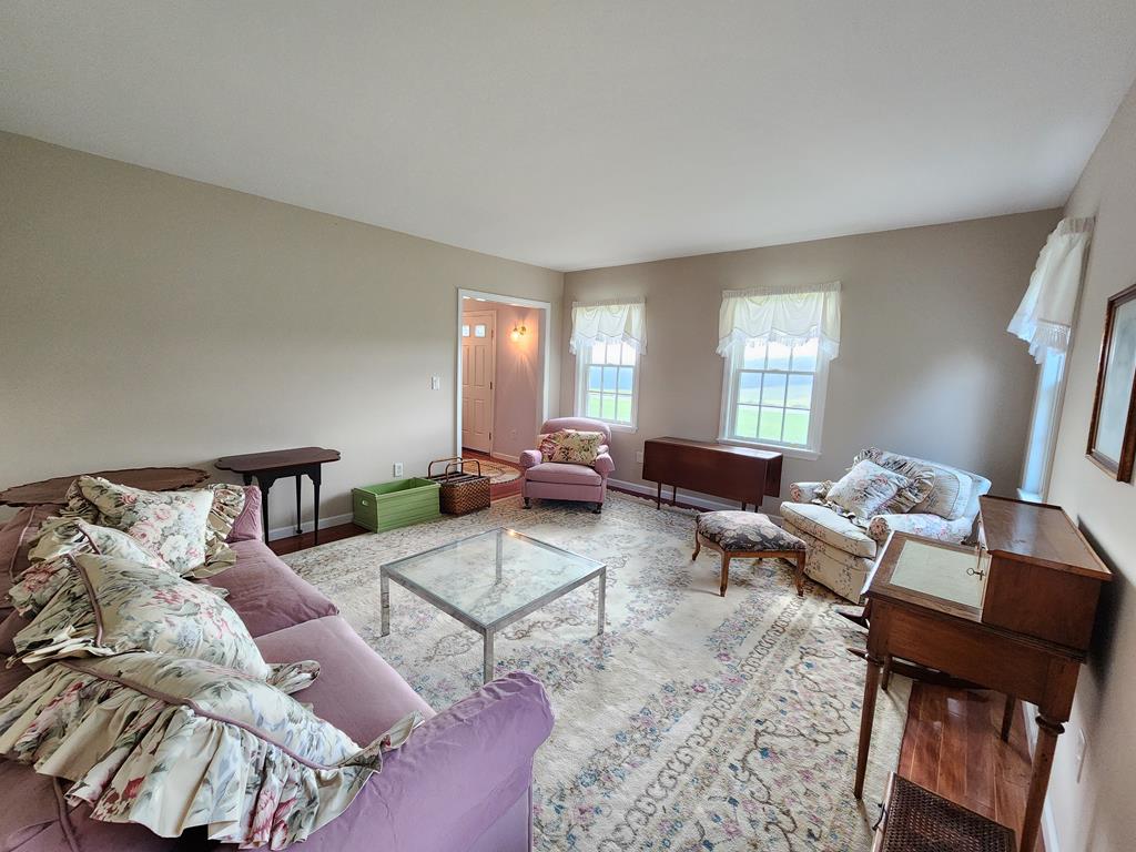 2055 Fox Hill Rd