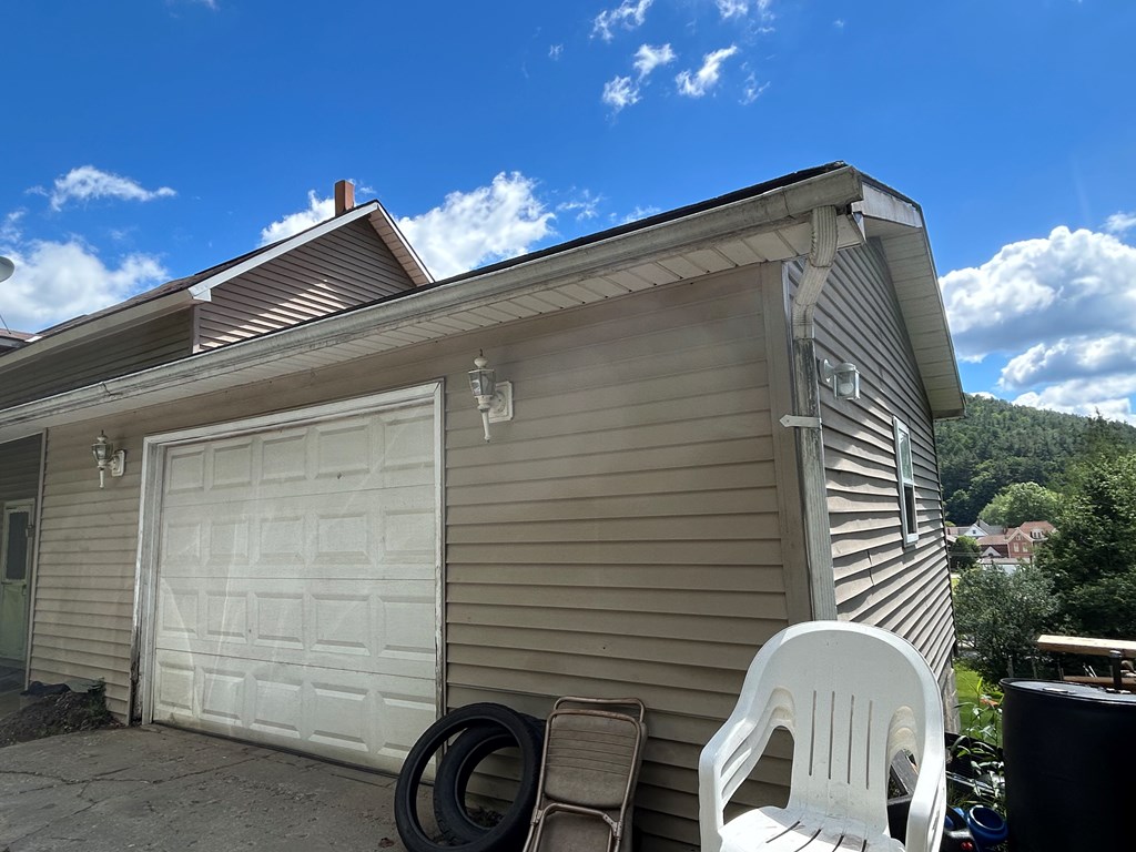 107 W Fourth Street