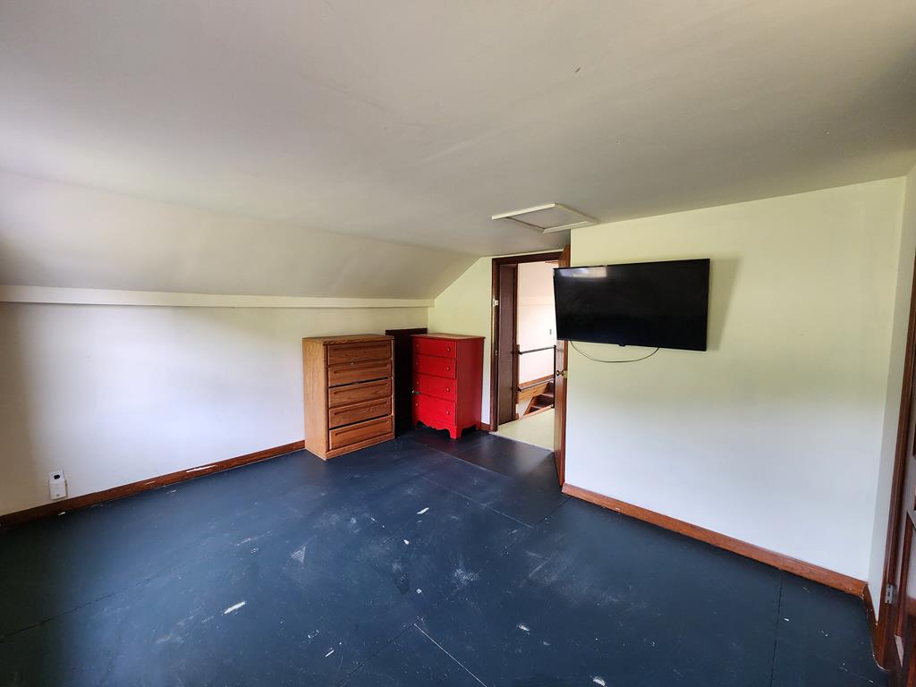 1639 Eleven Mile Rd