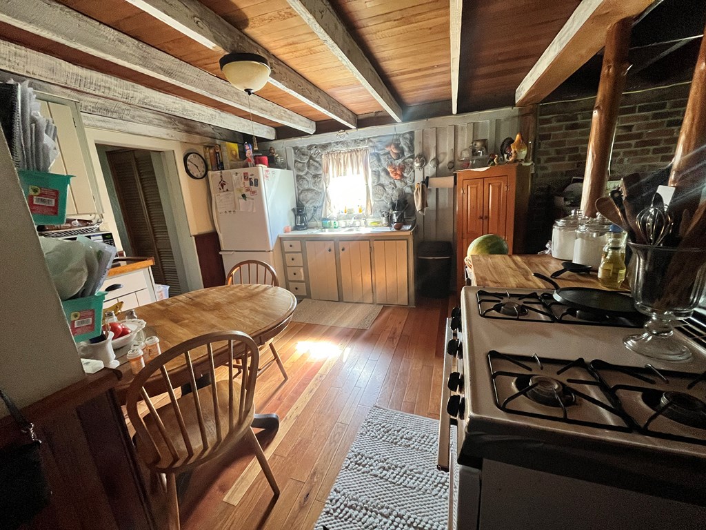 882 Alma Hill Road