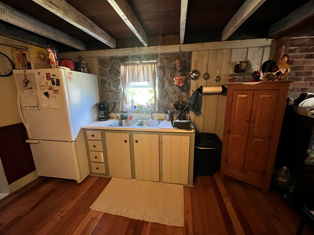 882 Alma Hill Road