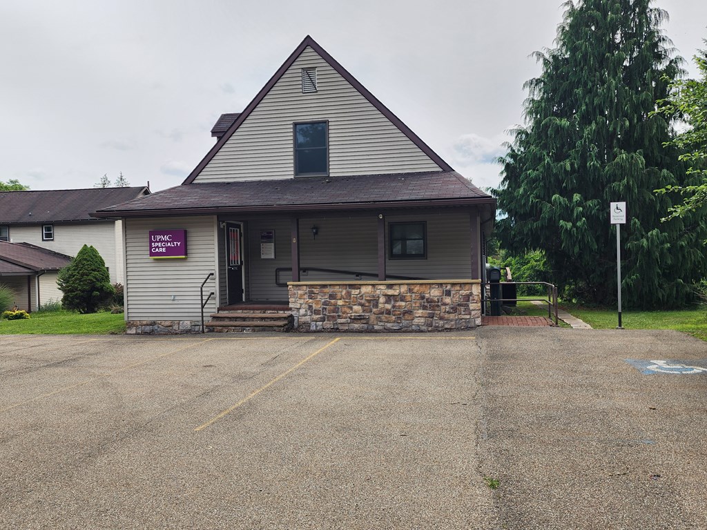 11 Eighth St