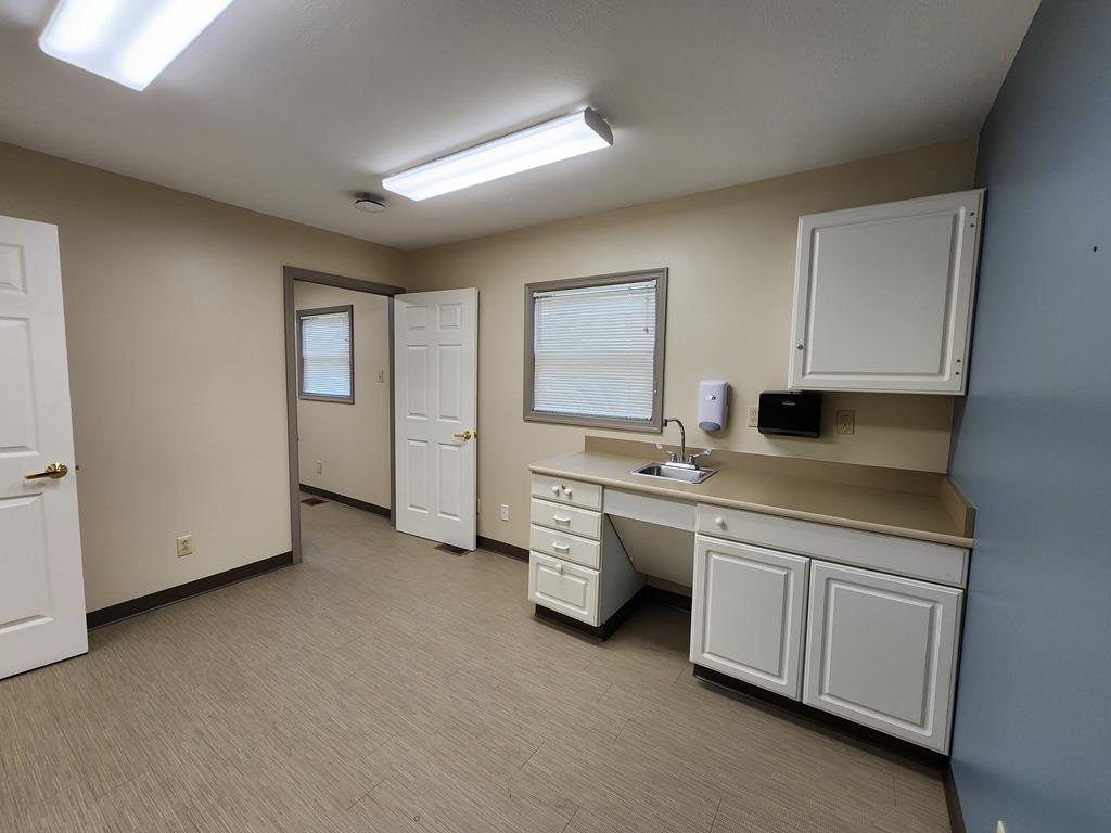 11 Eighth St