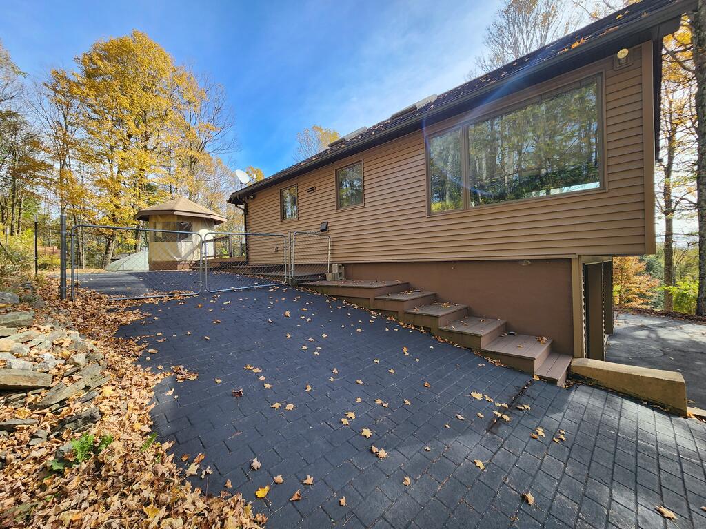 26 Jenkins Hill West