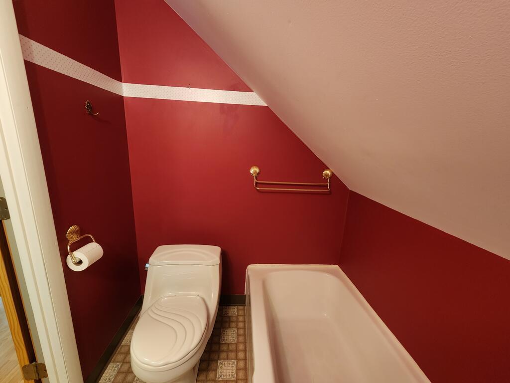 26 Jenkins Hill West