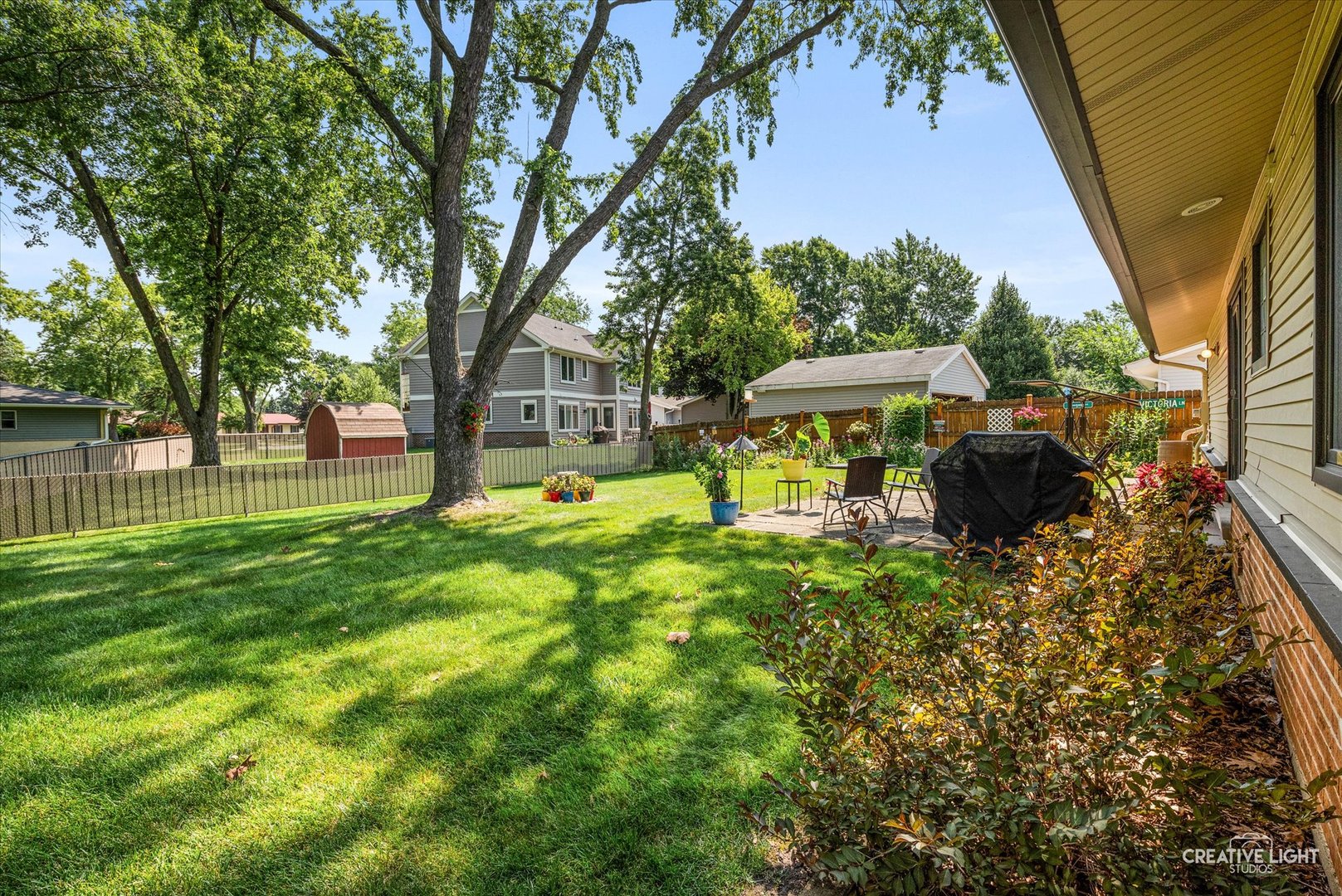 945 Victoria Lane