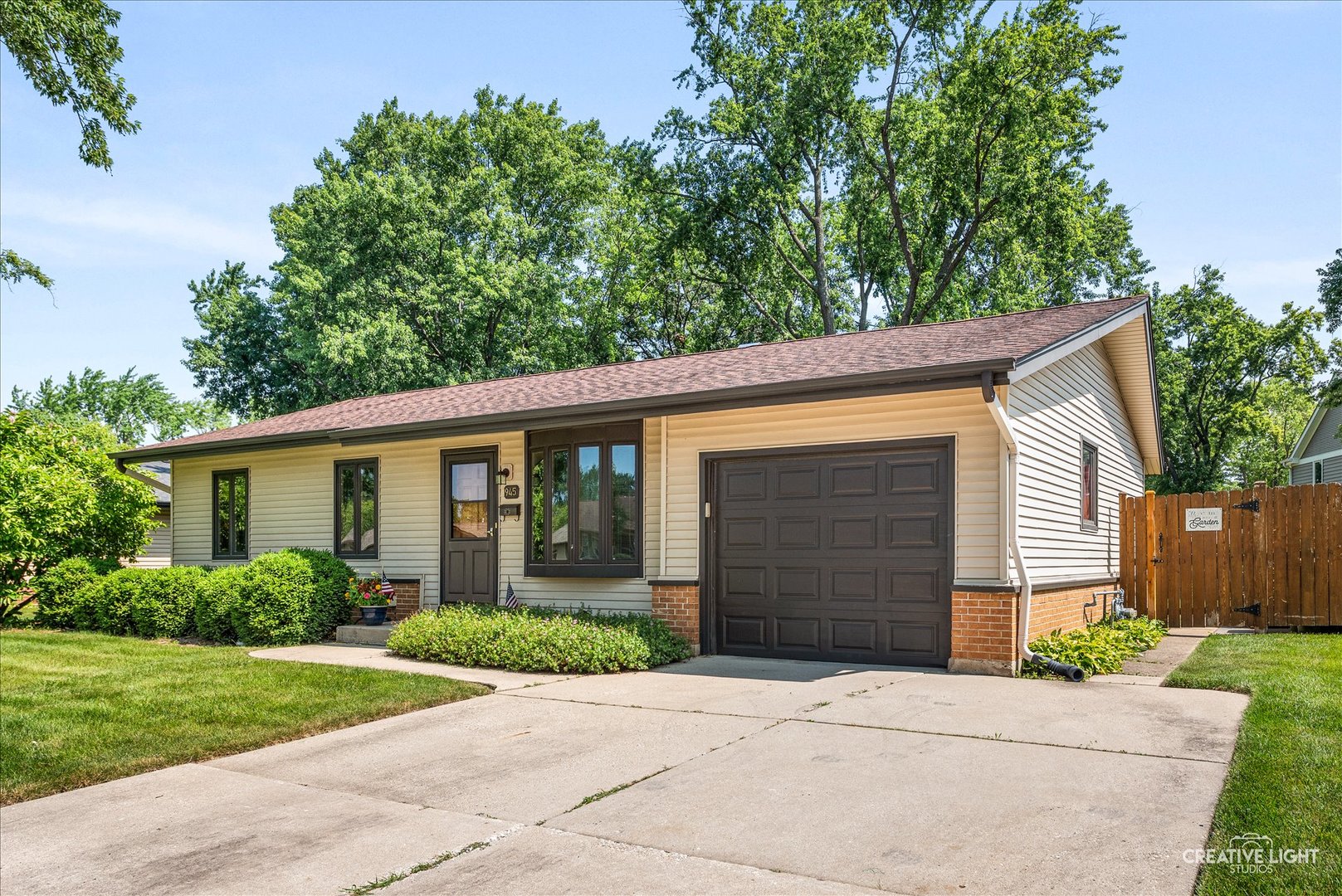 945 Victoria Lane