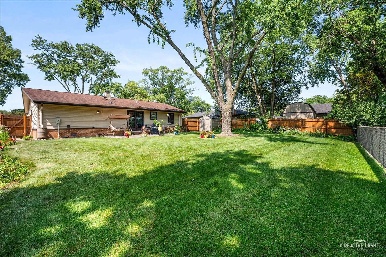945 Victoria Lane