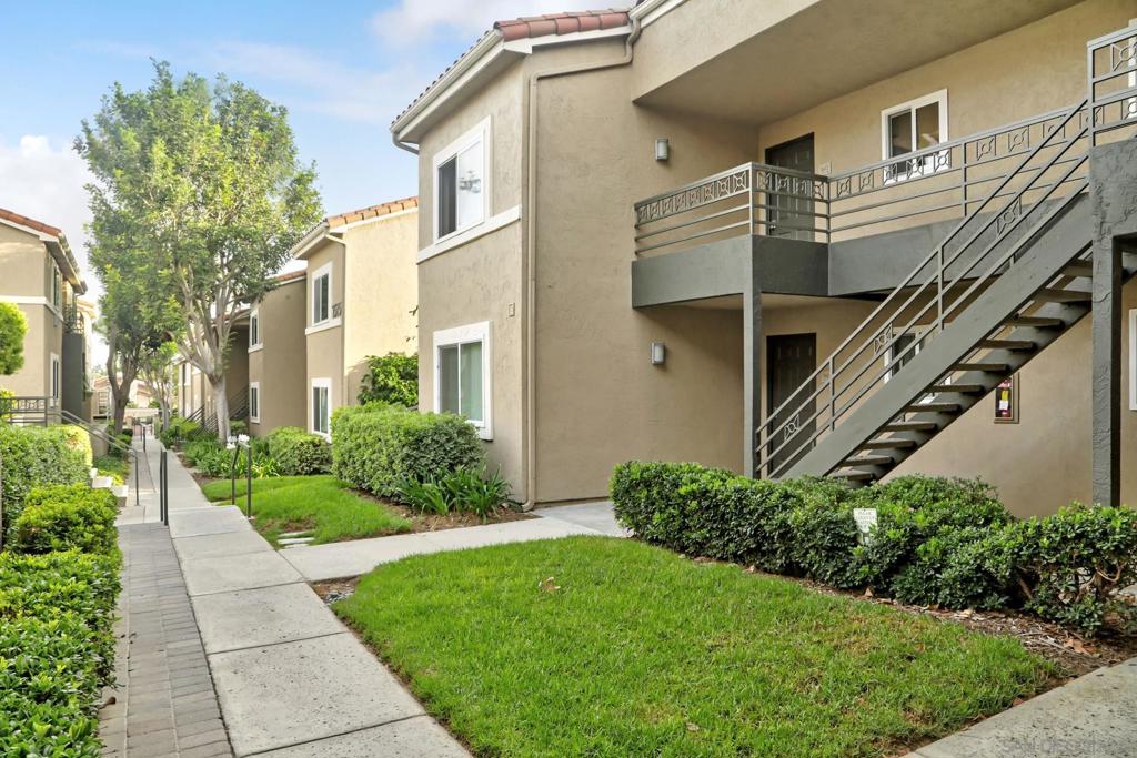 7505 Charmant Dr 1612