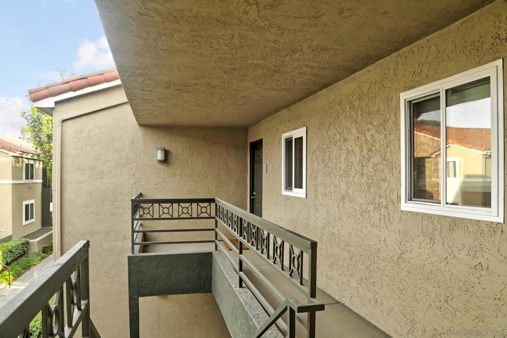 7505 Charmant Dr 1612