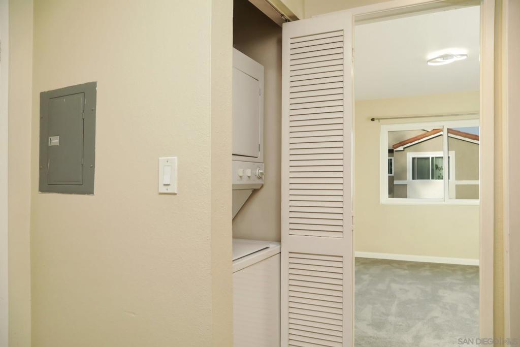 7505 Charmant Dr 1612