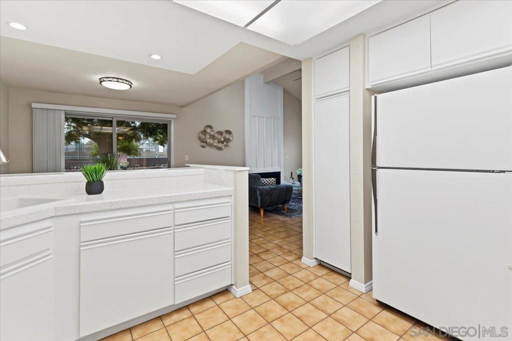 9840 Apple Tree Dr E