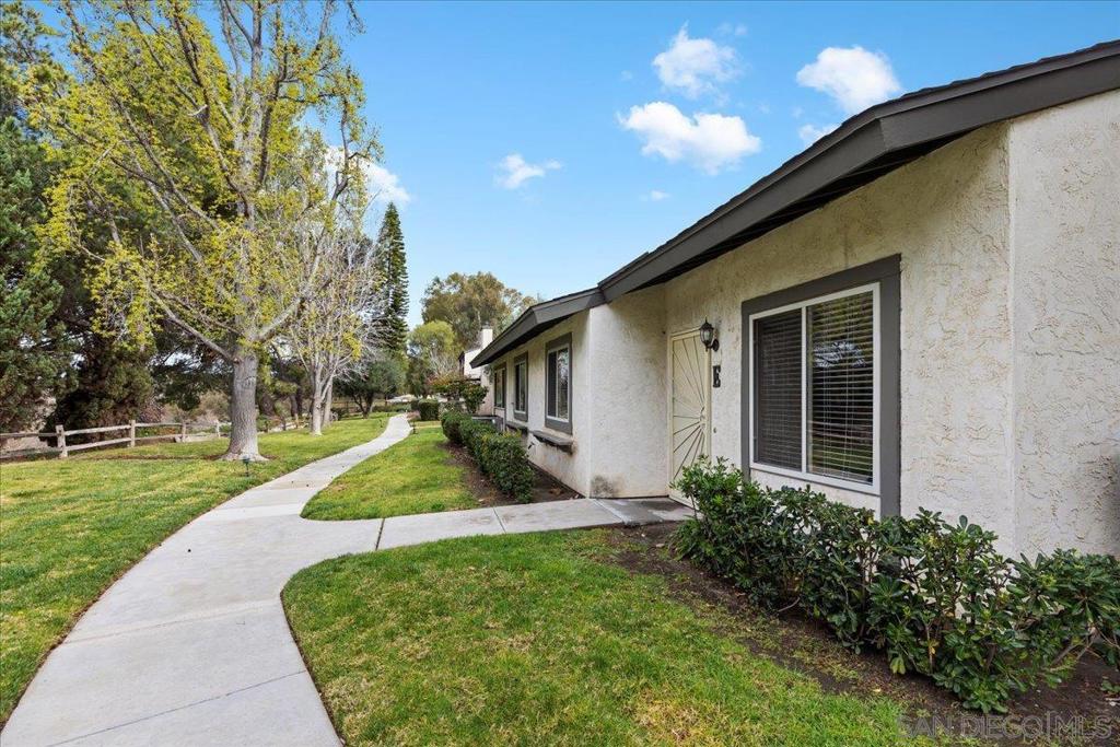 9840 Apple Tree Dr E