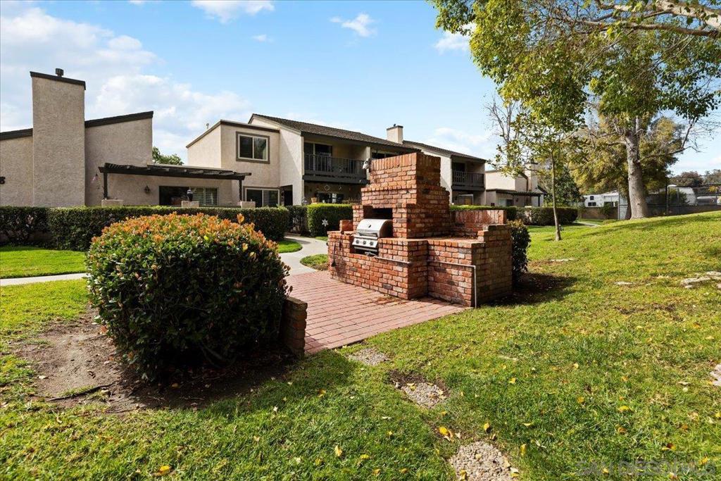 9840 Apple Tree Dr E