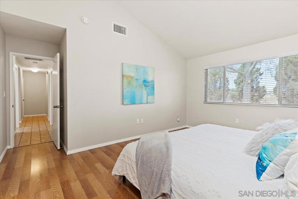 9840 Apple Tree Dr E