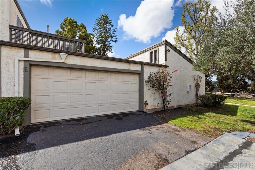 9840 Apple Tree Dr E