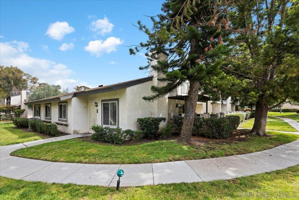 9840 Apple Tree Dr E