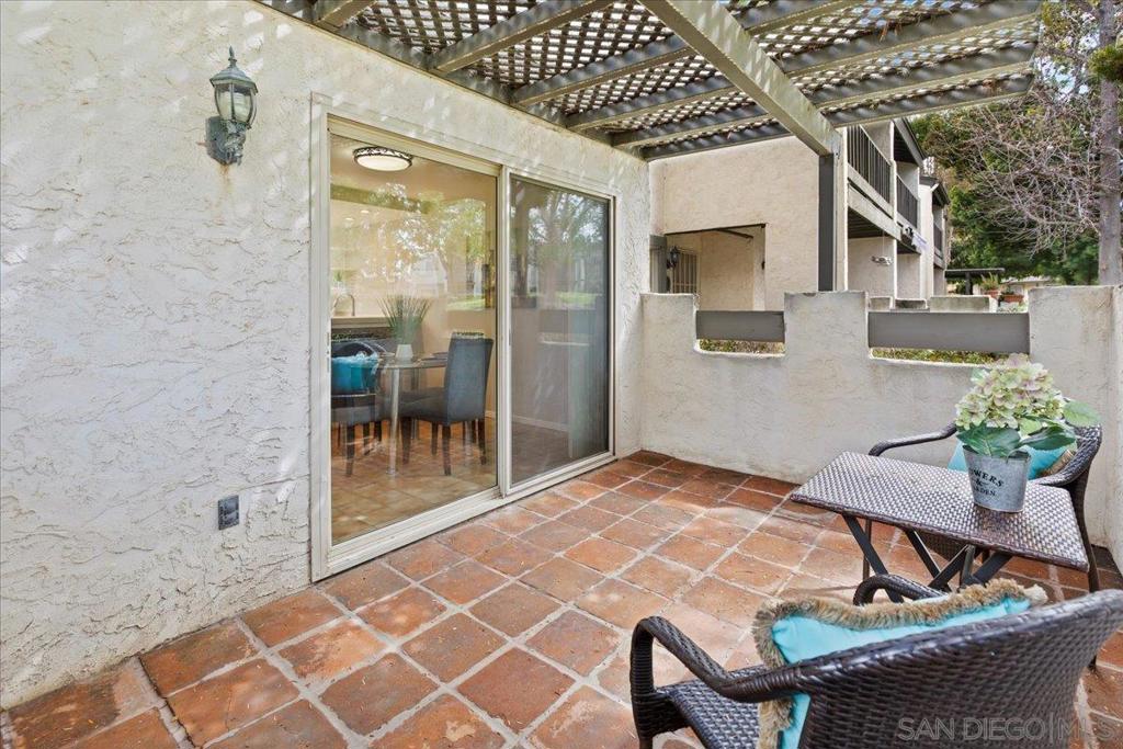 9840 Apple Tree Dr E