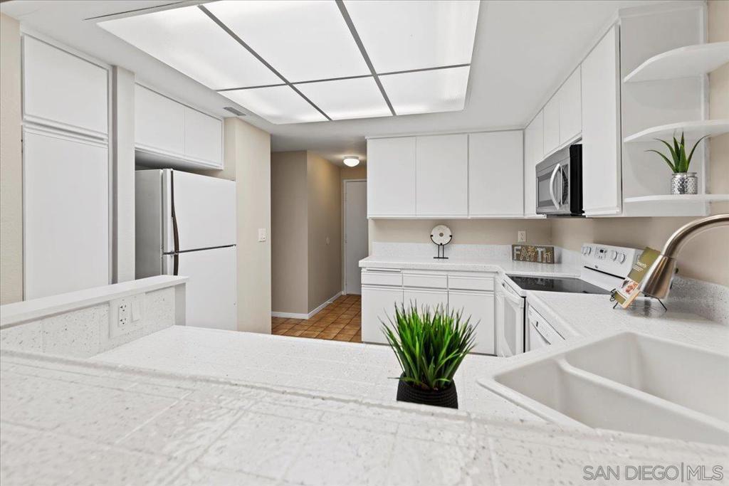 9840 Apple Tree Dr E