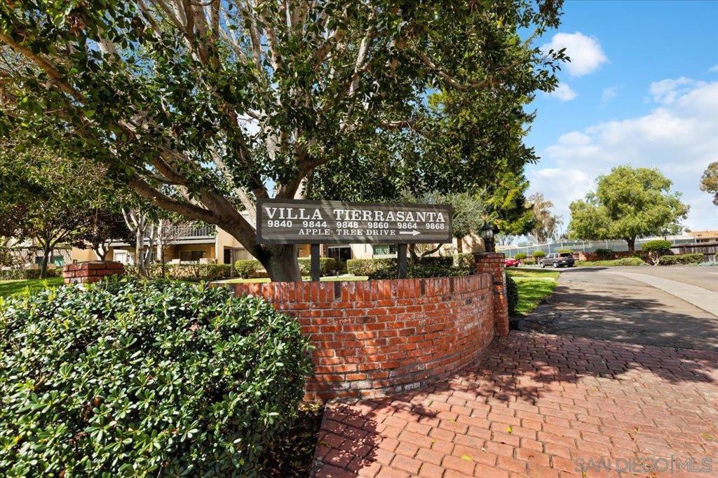 9840 Apple Tree Dr E