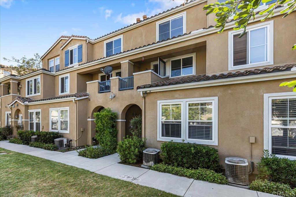 1463 Paseo Aurora