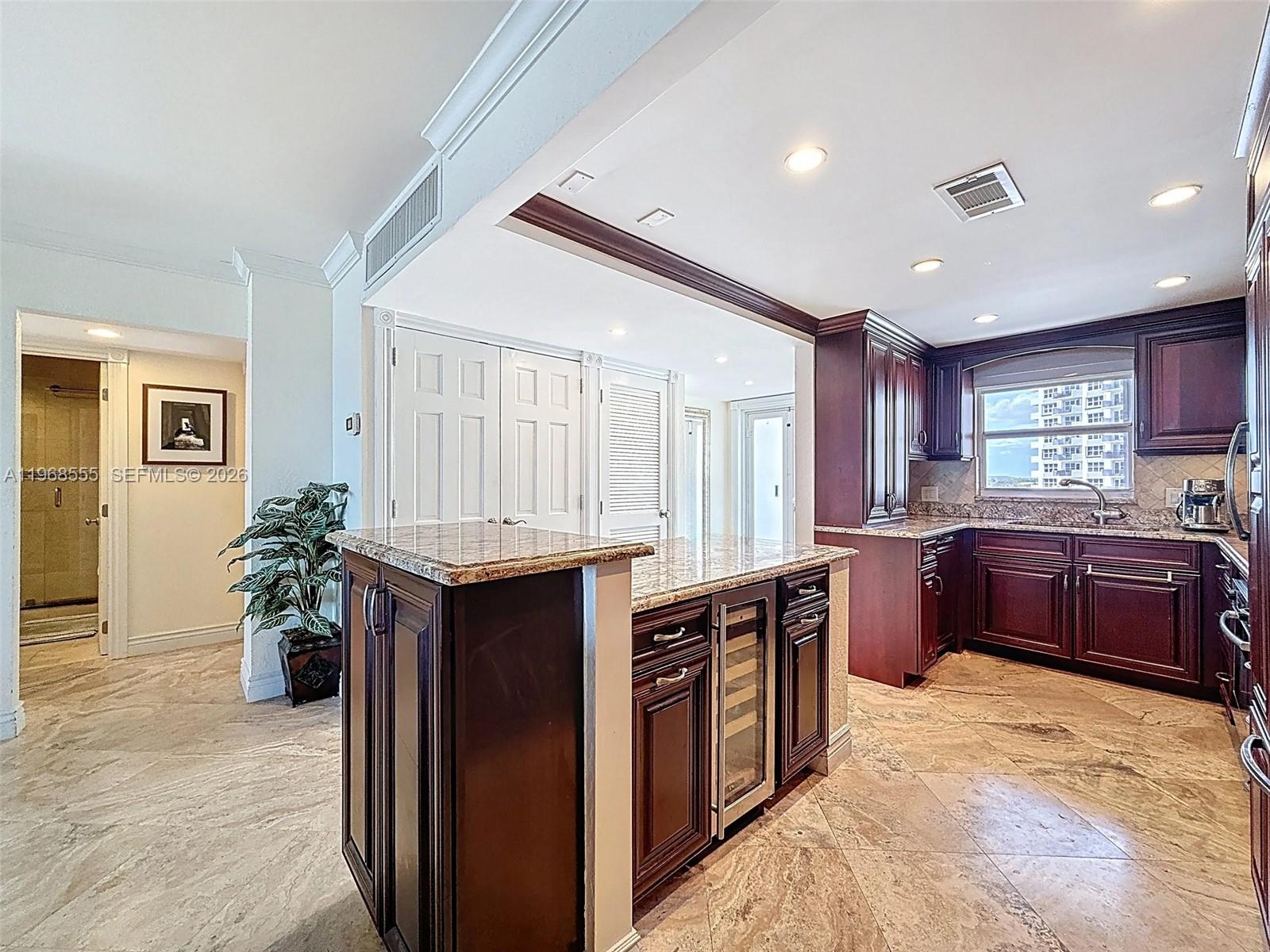 328 N Ocean Boulevard 1005