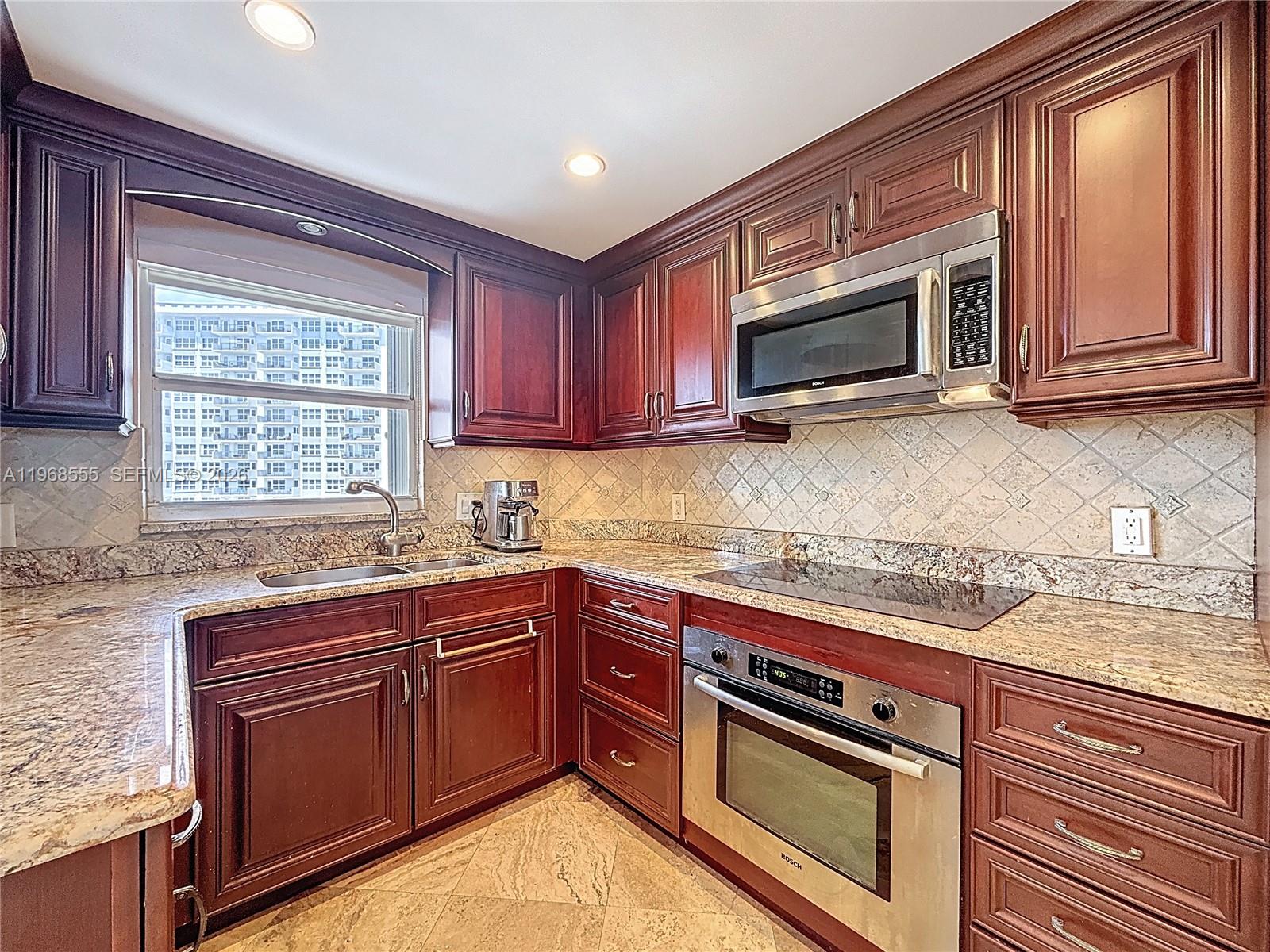 328 N Ocean Boulevard 1005