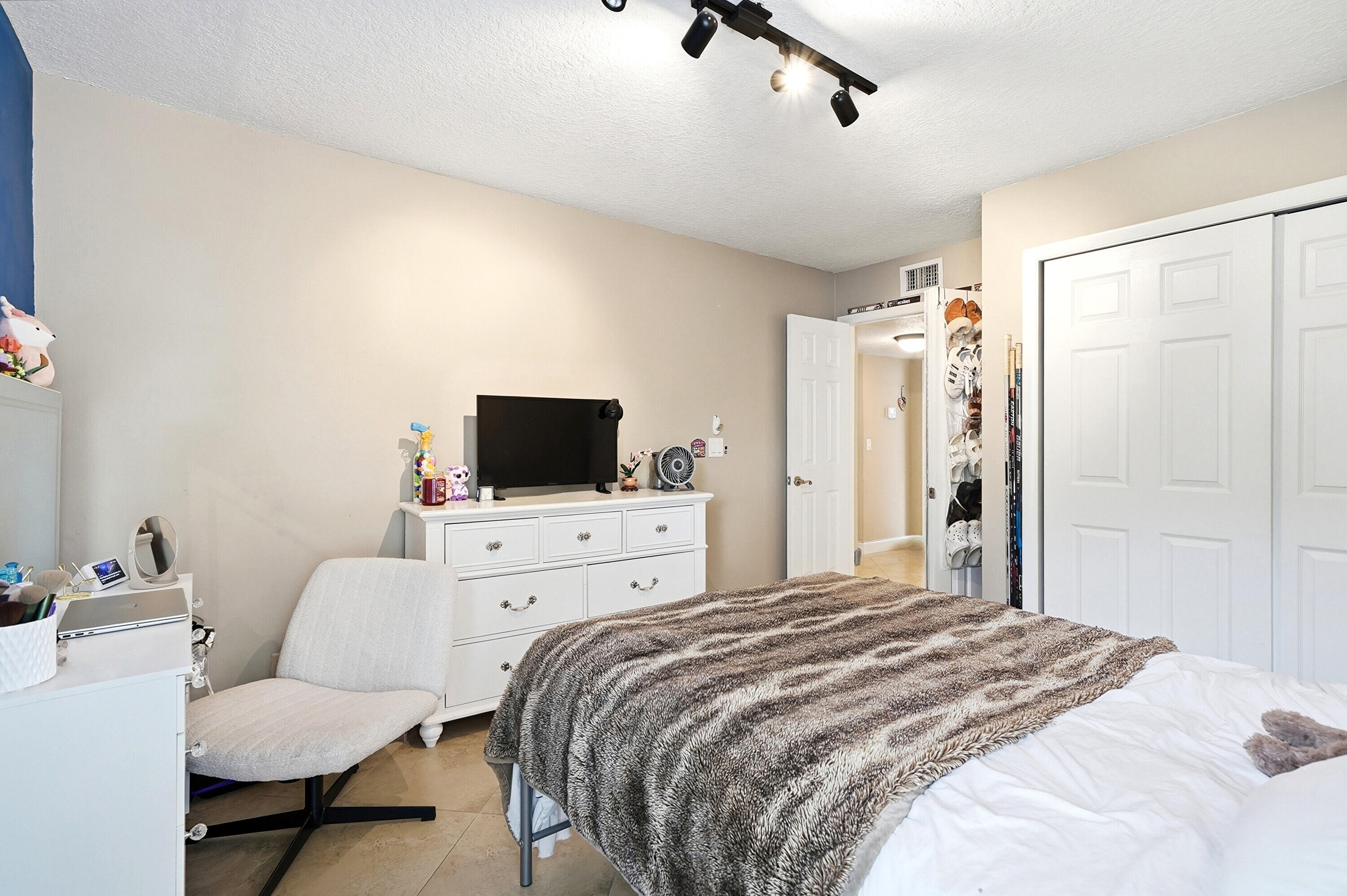 4045 Carambola Circle N 2928