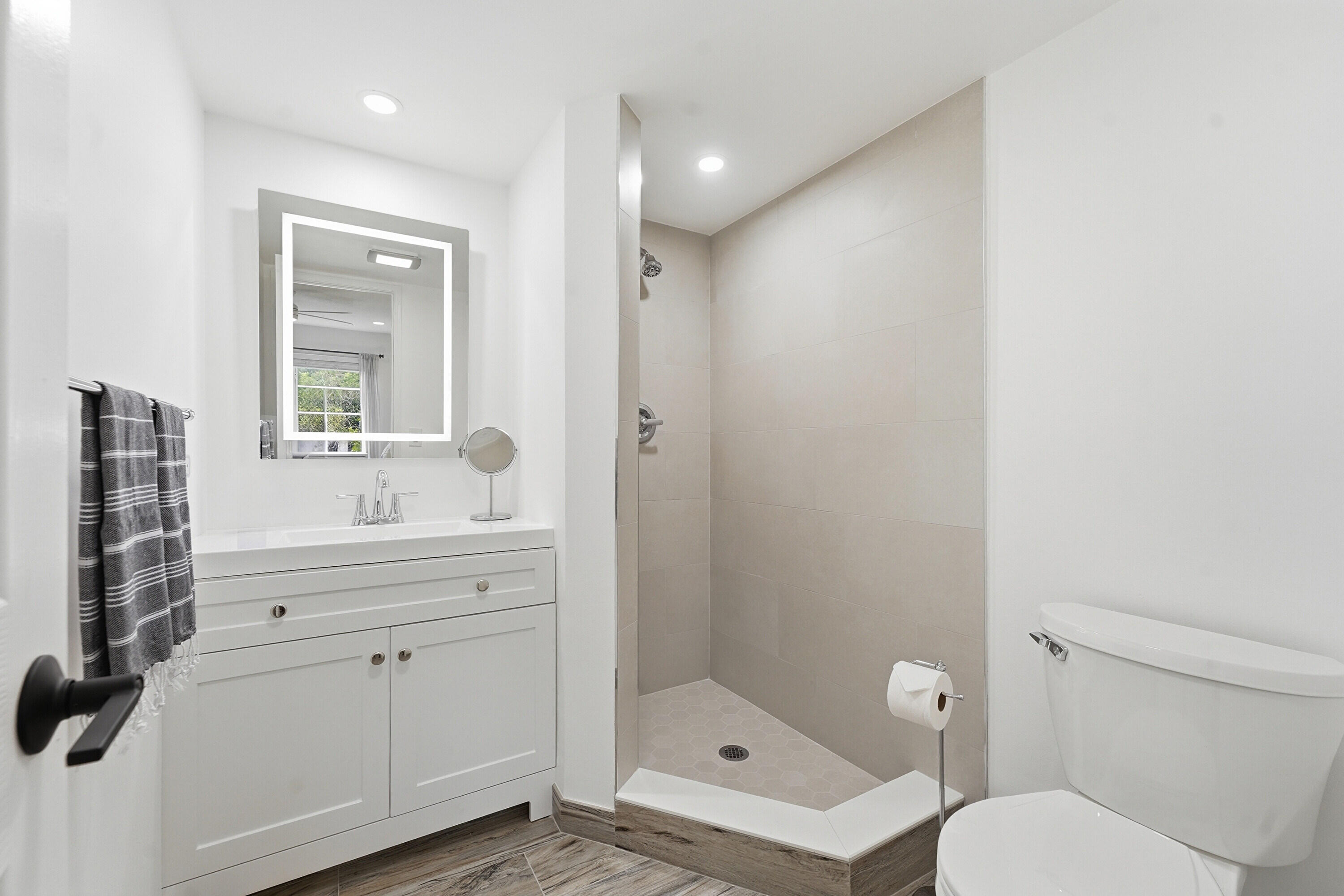 2860 NE 14th Street Causeway Unit 107