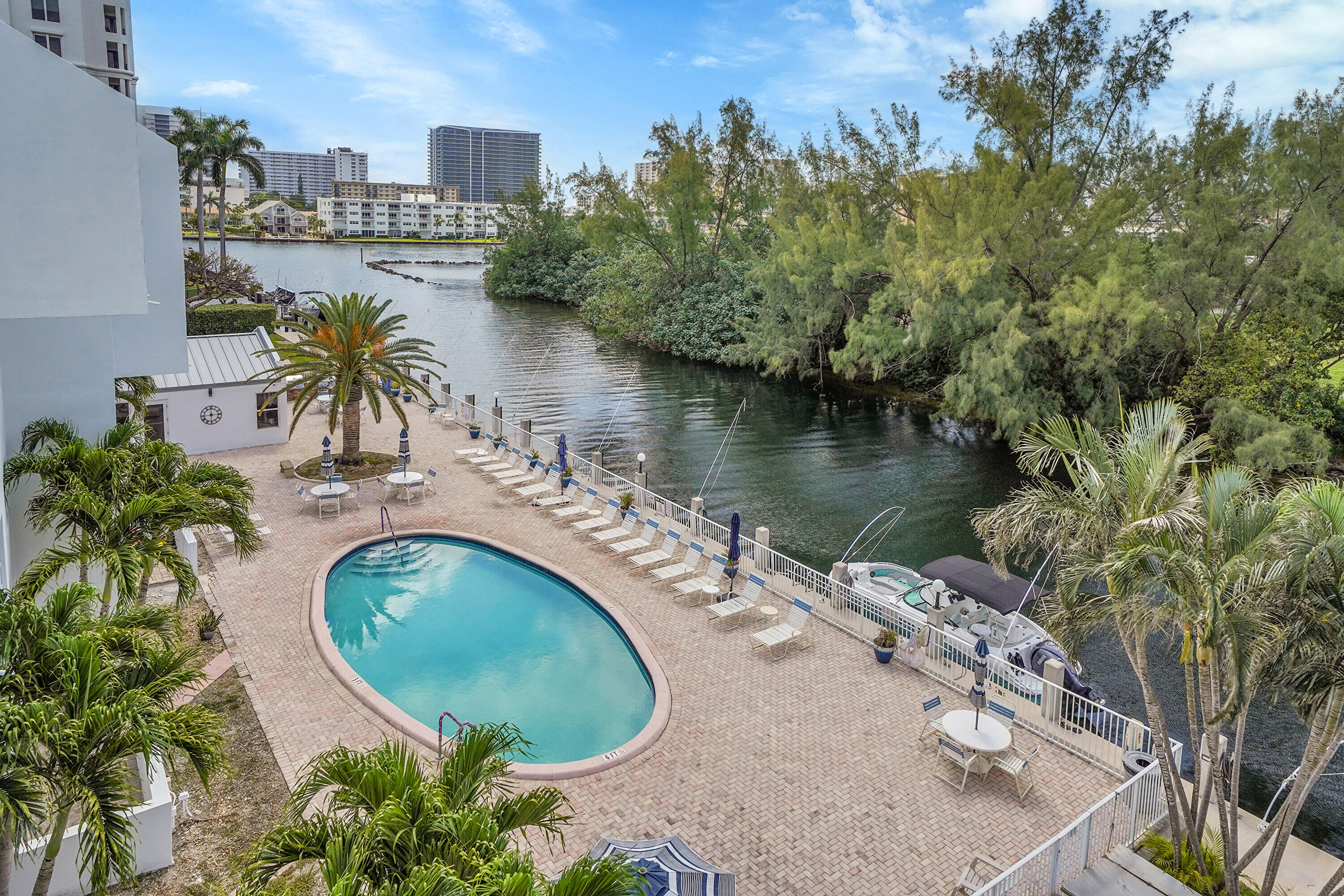 2860 NE 14th Street Causeway Unit 107