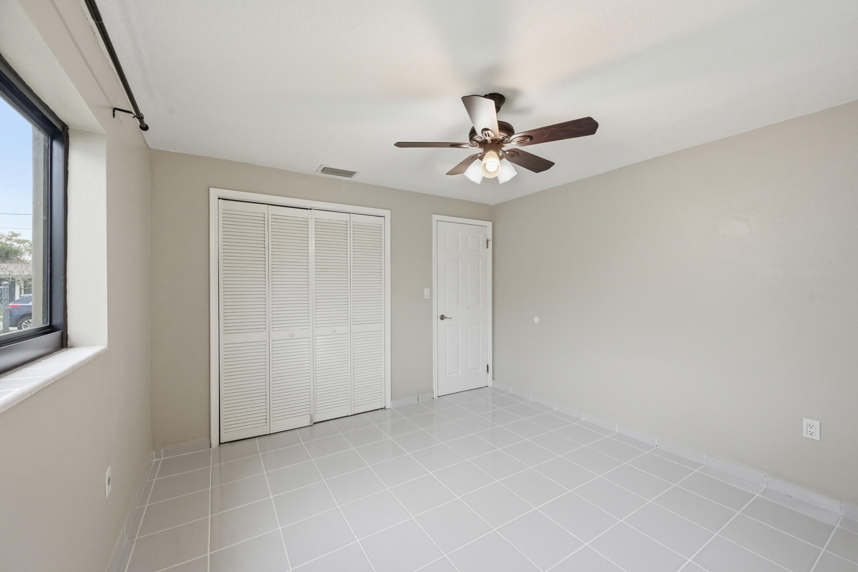 2141 NW 73rd Avenue