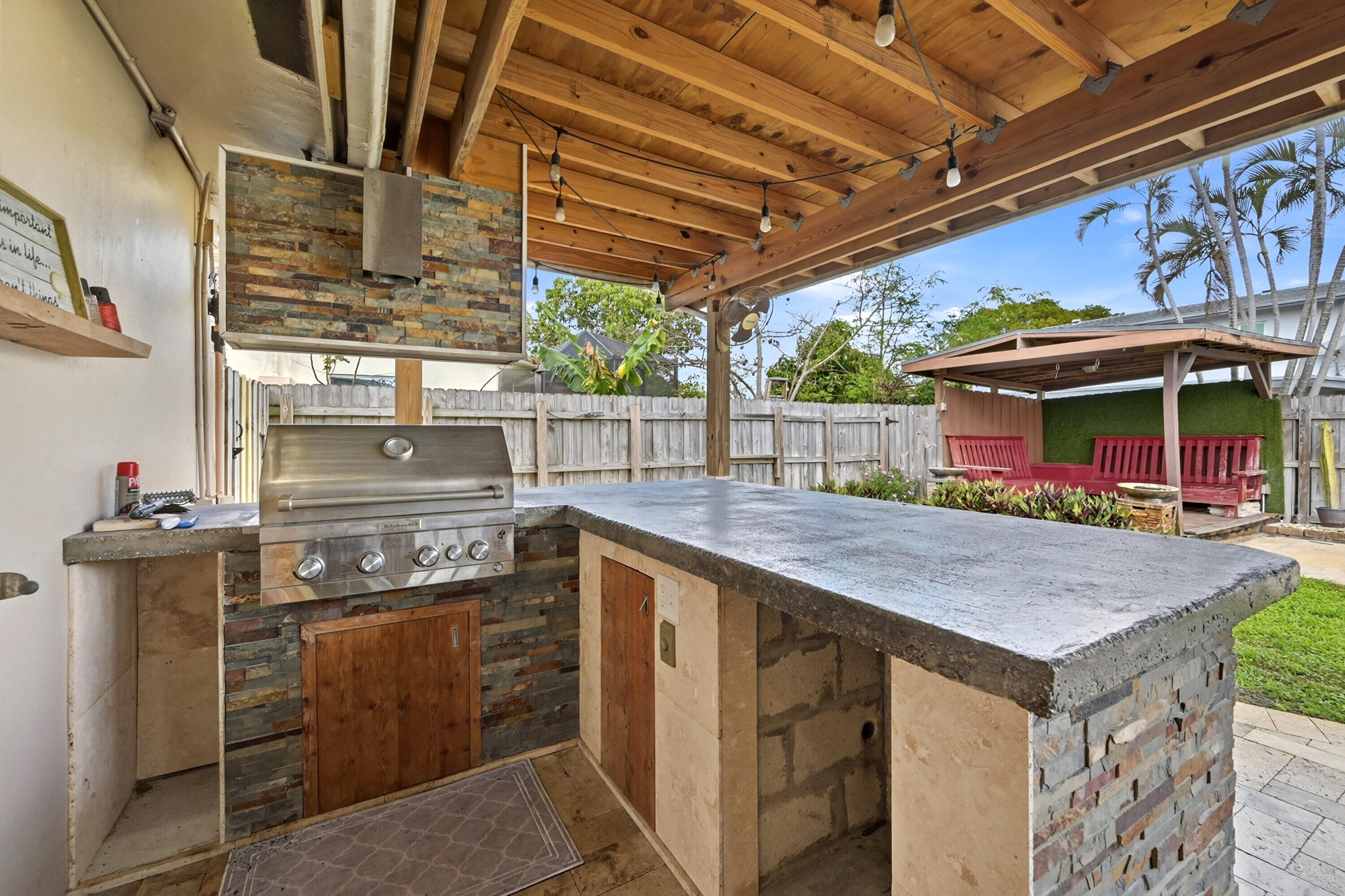 4001 NW 4th Court