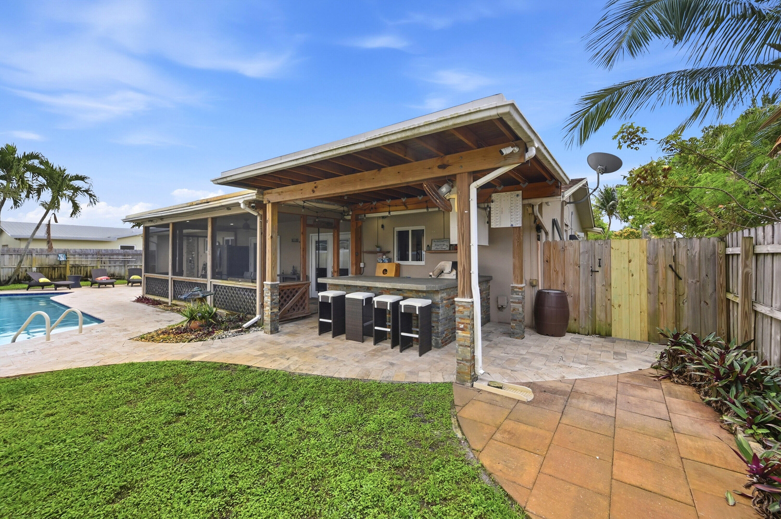 4001 NW 4th Court