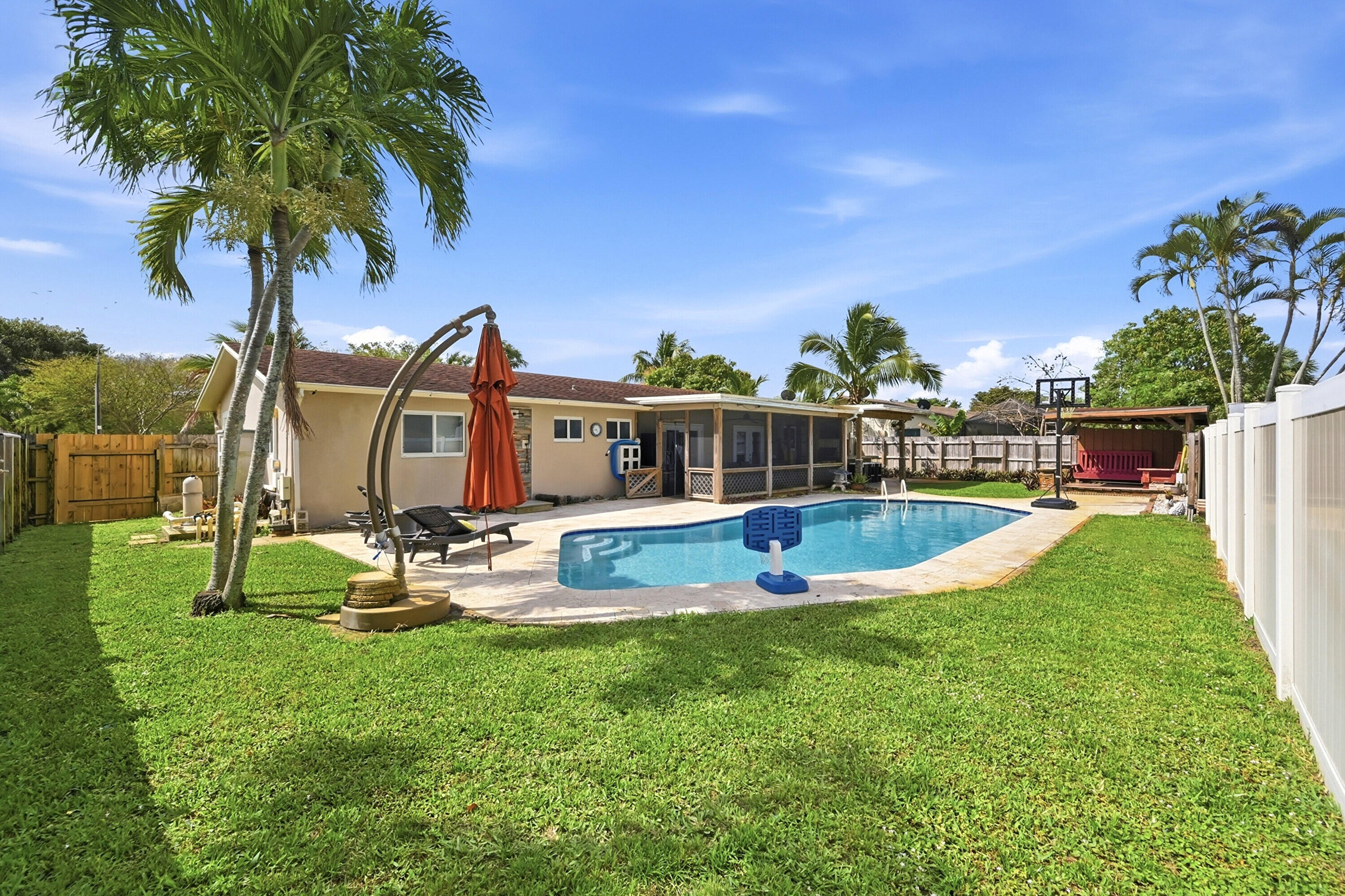 4001 NW 4th Court