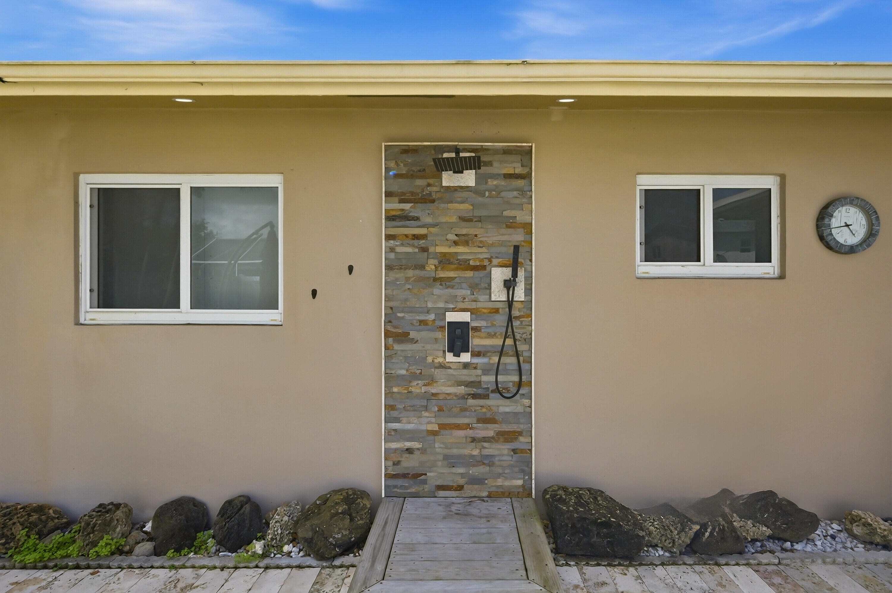 4001 NW 4th Court