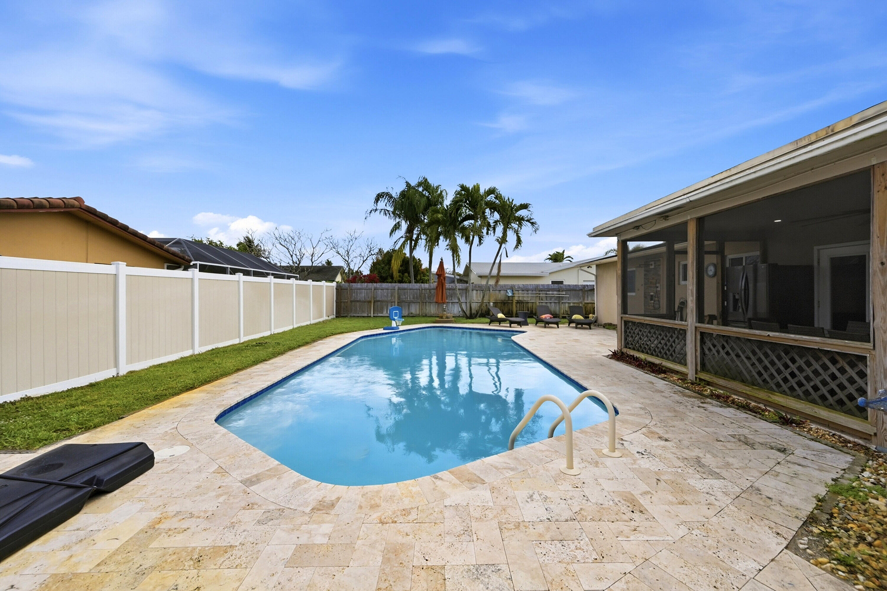 4001 NW 4th Court