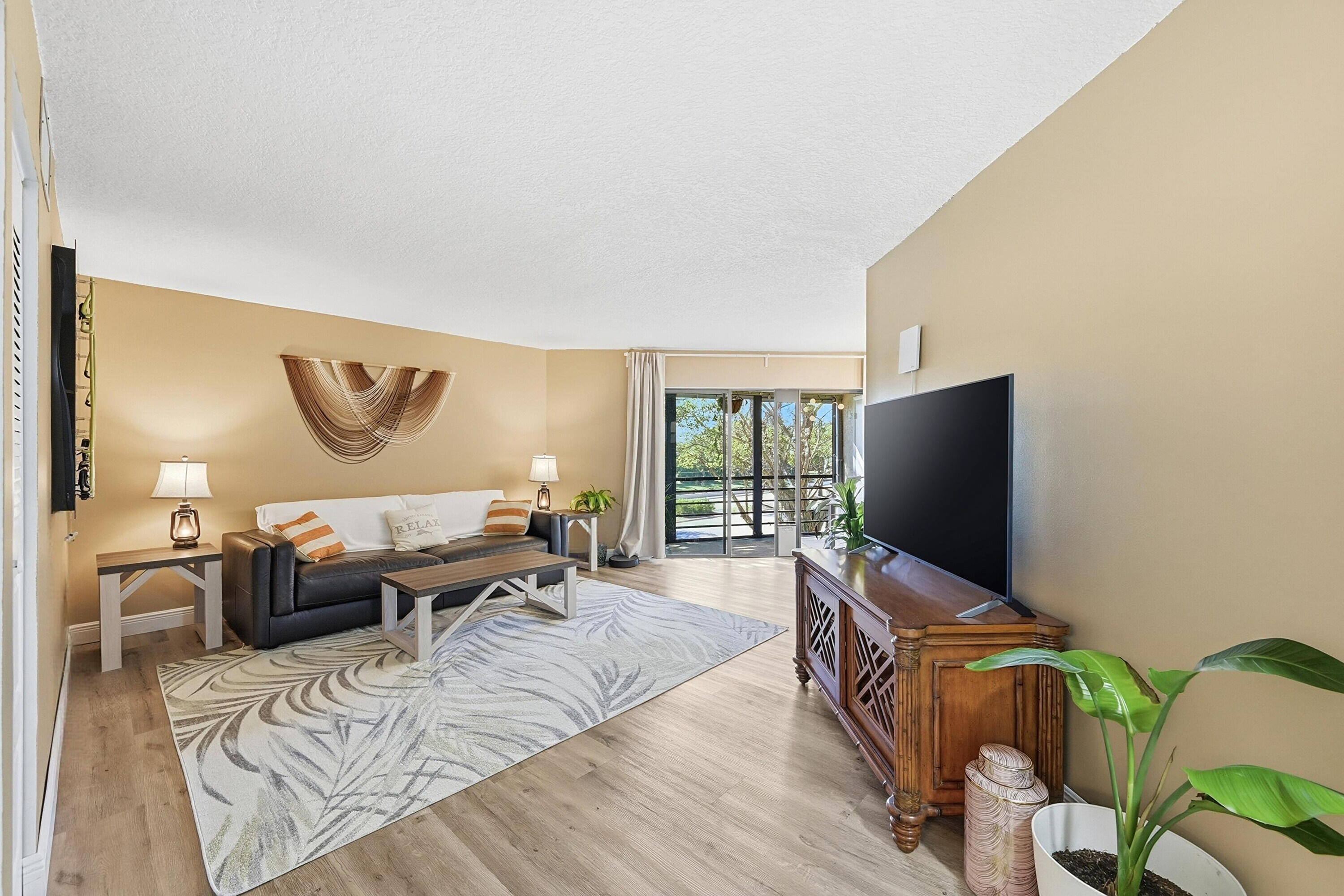 6755 W Broward Boulevard 304