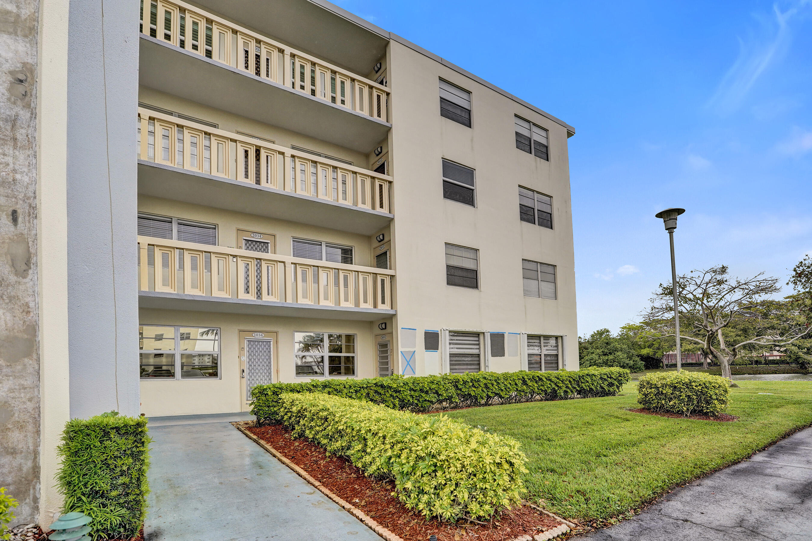 1033 Ainslie C