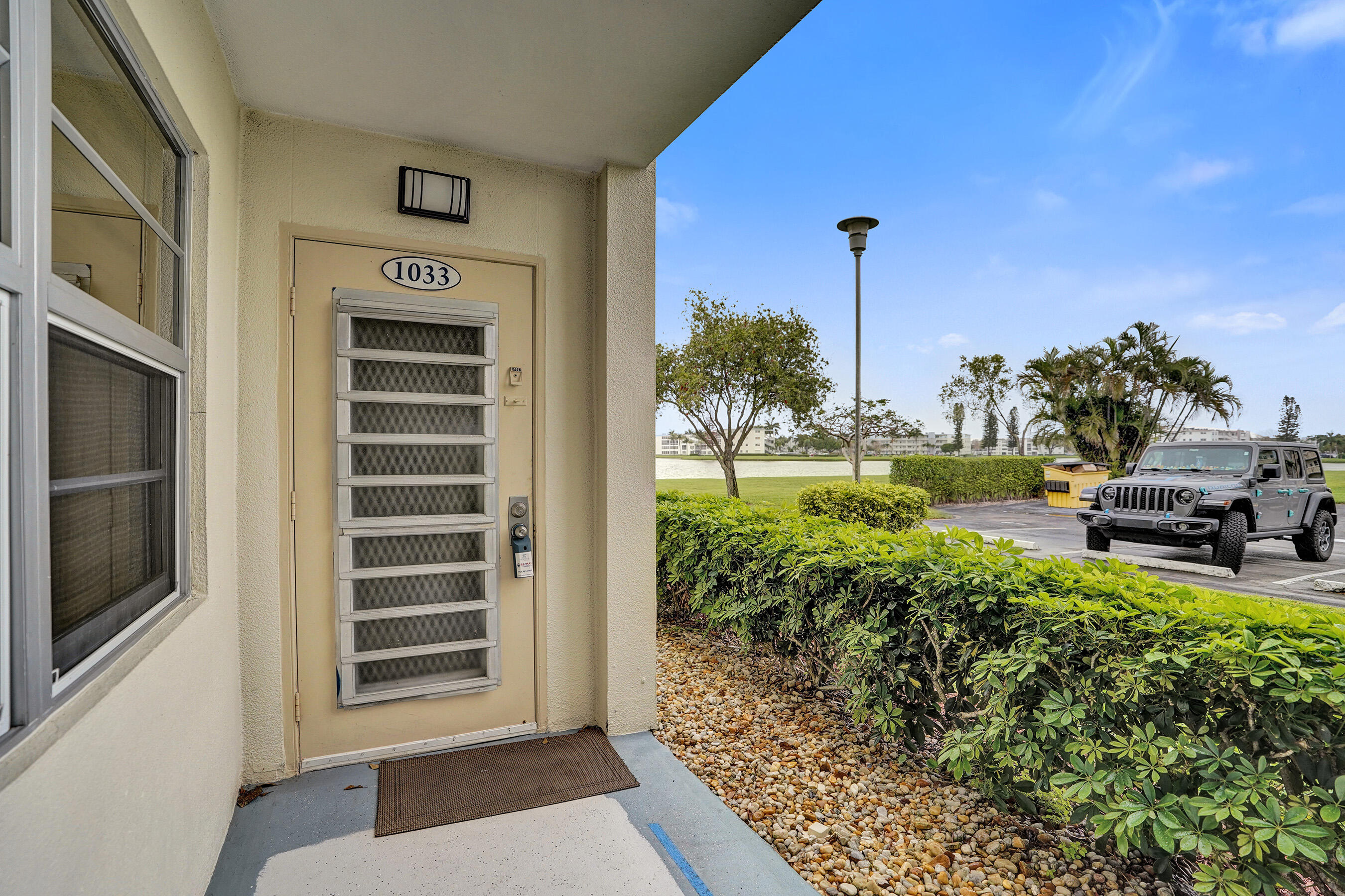 1033 Ainslie C