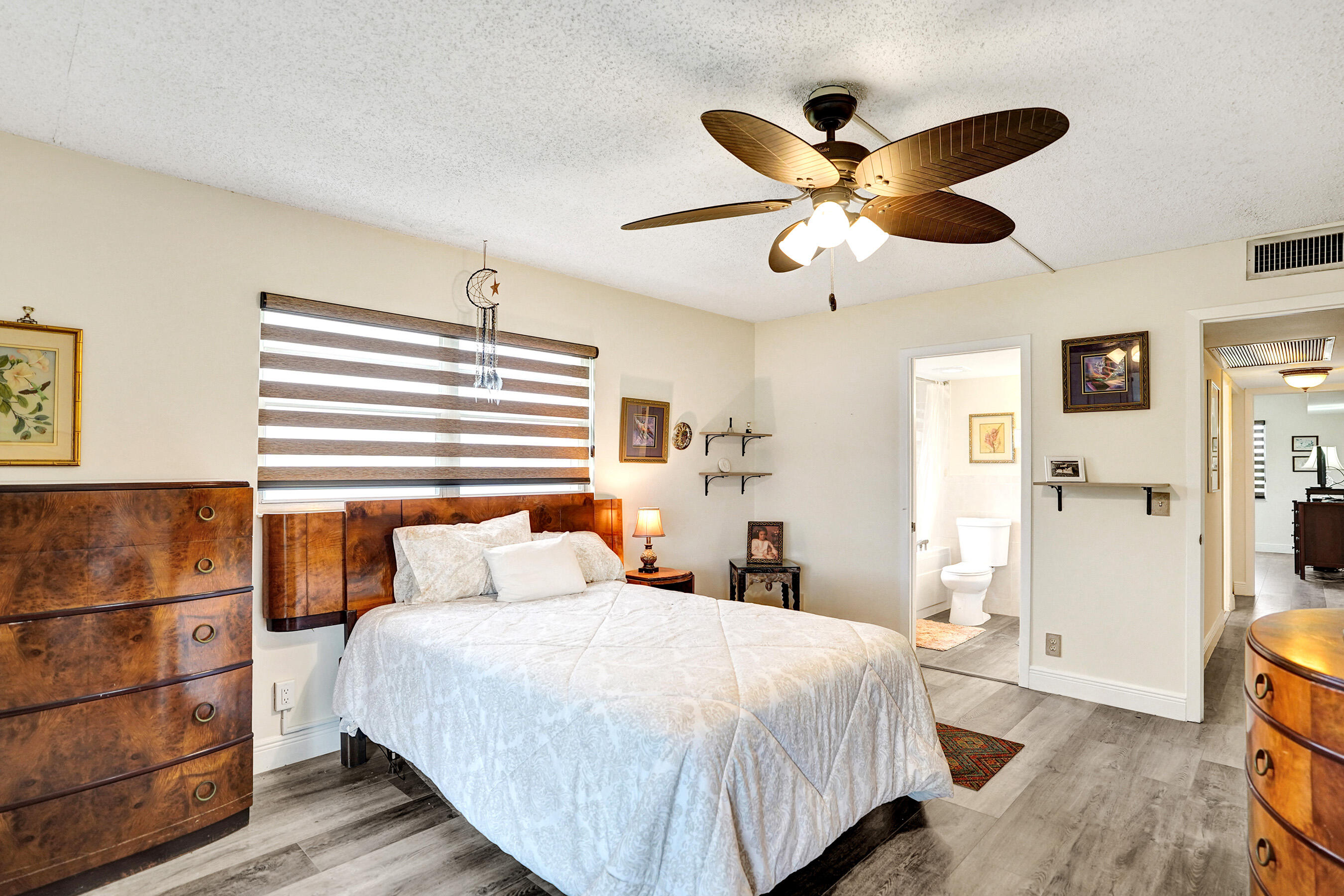 1033 Ainslie C