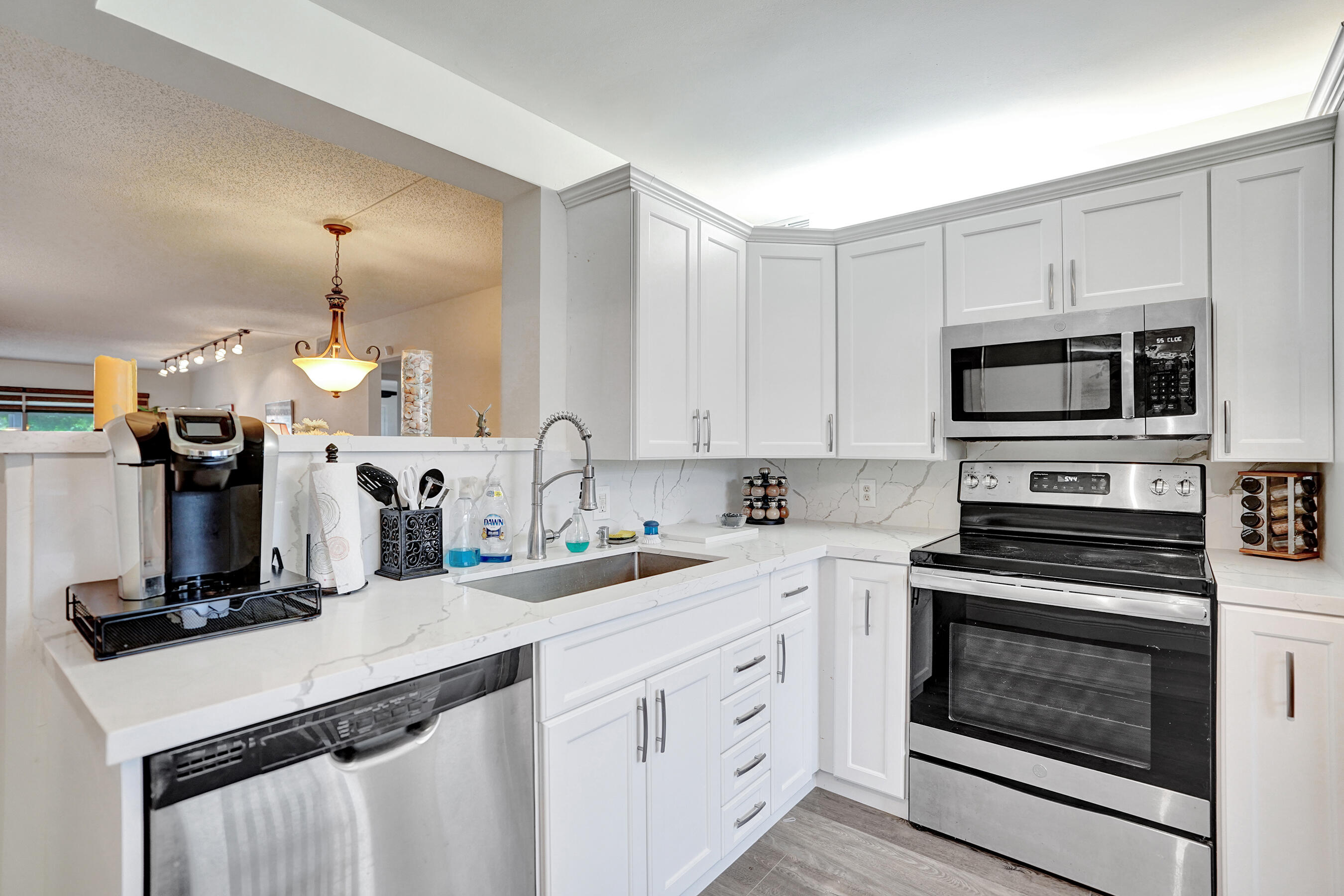 1033 Ainslie C