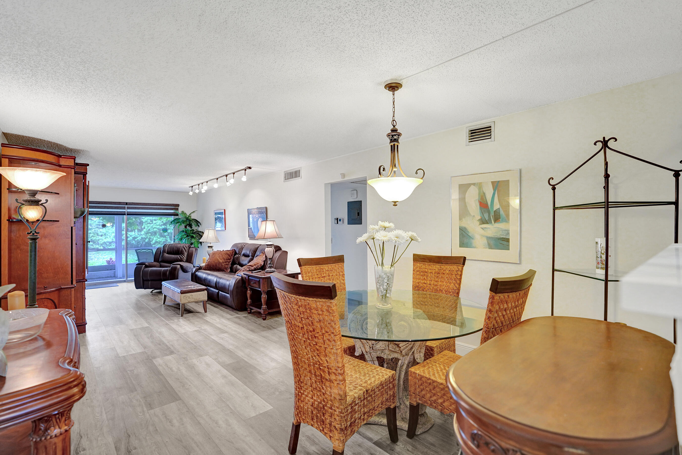 1033 Ainslie C