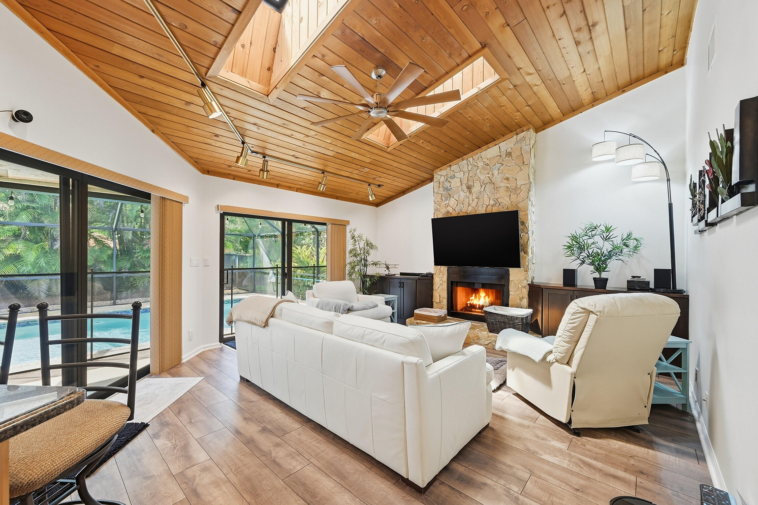 9127 NW 51st Place