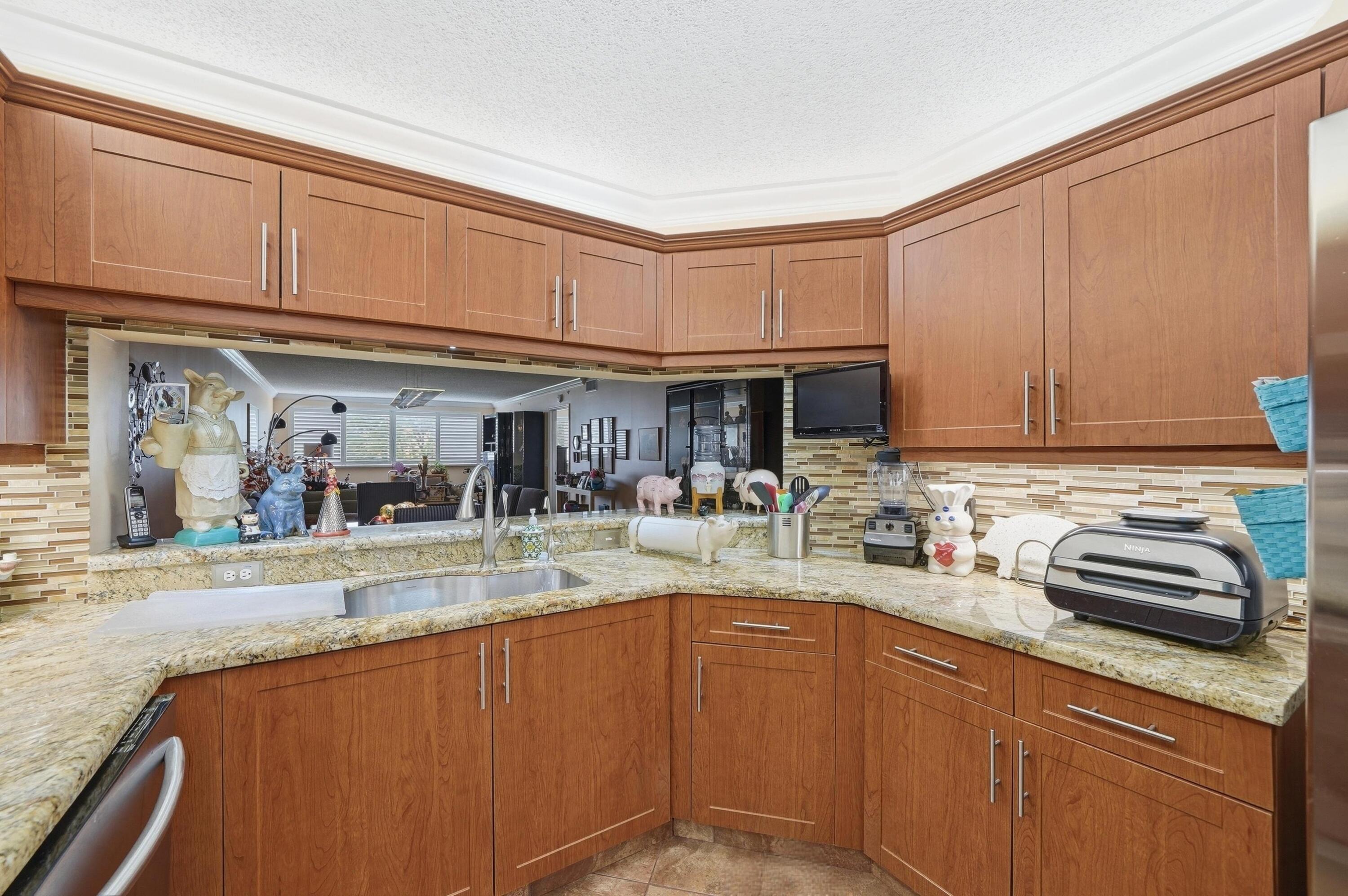 2541 N Nob Hill Road 302