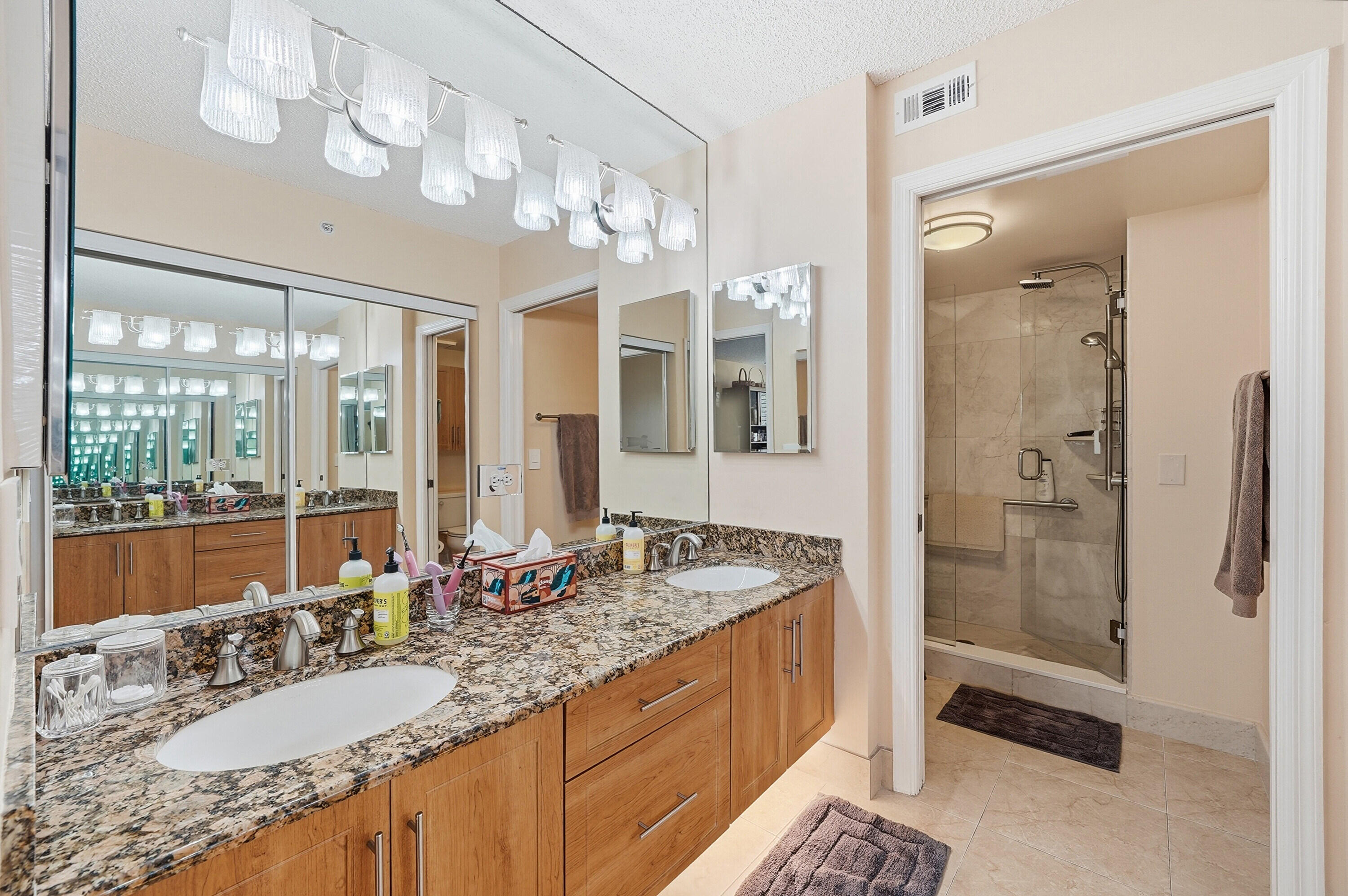 2541 N Nob Hill Road 302